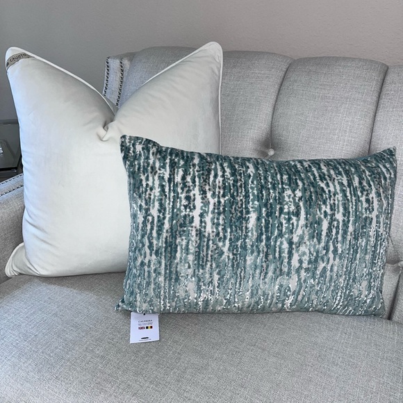 1-NWT CALDEIRA CUT VELVET DESIGN DECORATIVE PILLOW Read description for details - Picture 11 of 13